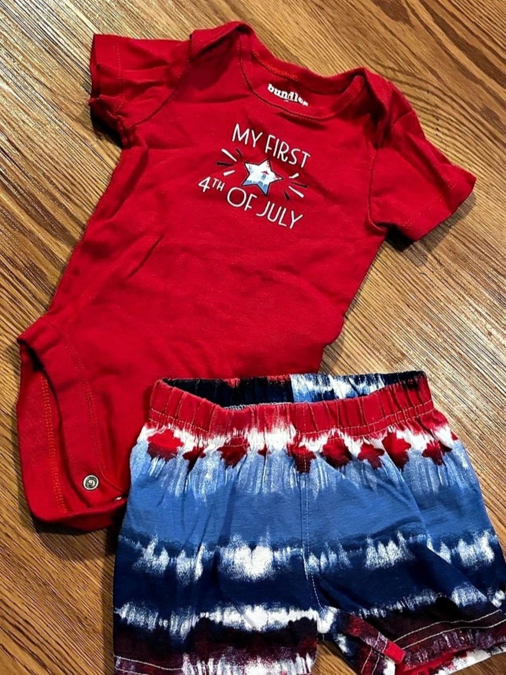 bundles baby Tie-Dye Bodysuit Set 3-6M Like New